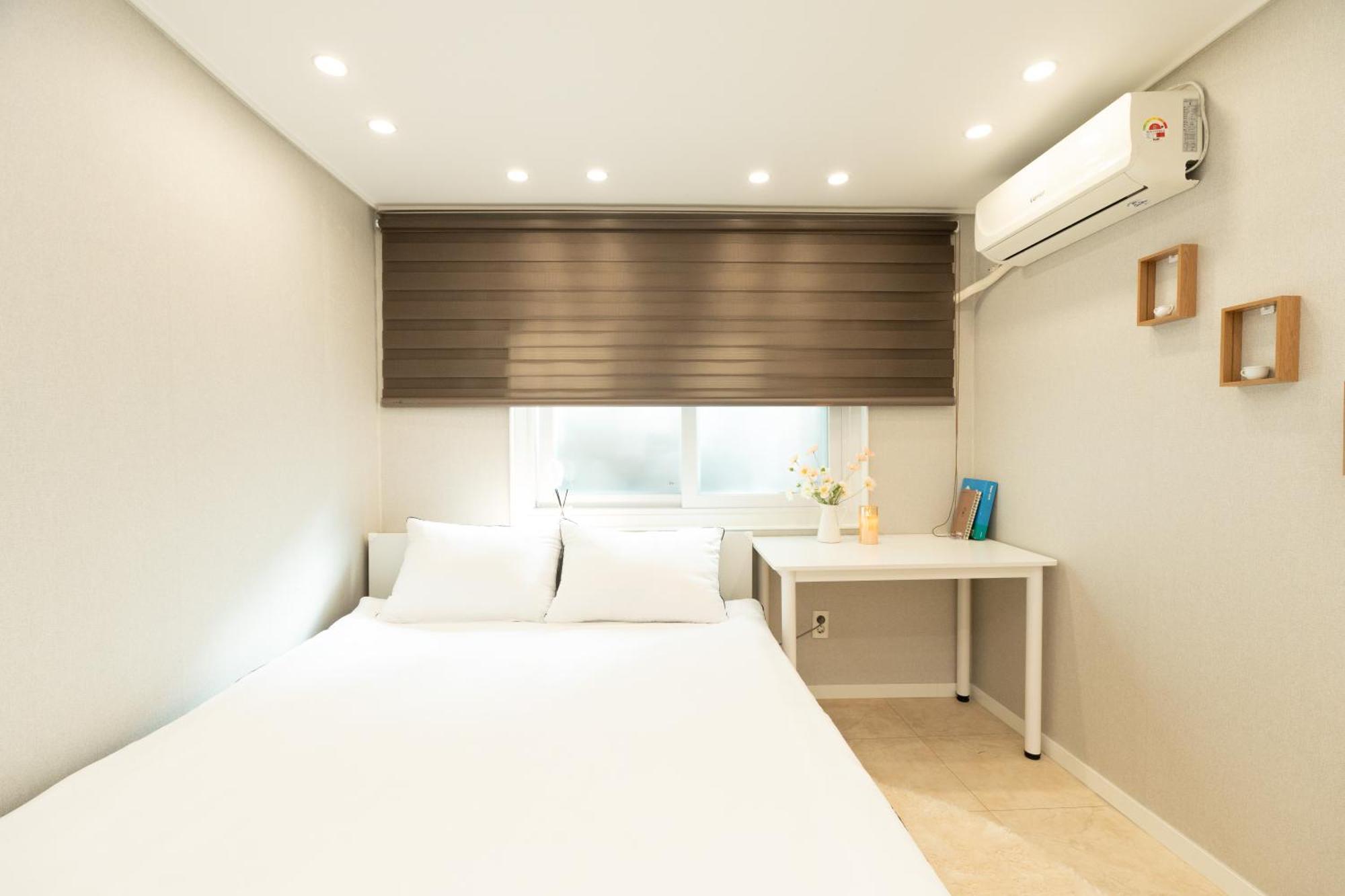 Cozy House- Yongsan, Itaewon, Noksapyeong Station, 2r3b Apartment