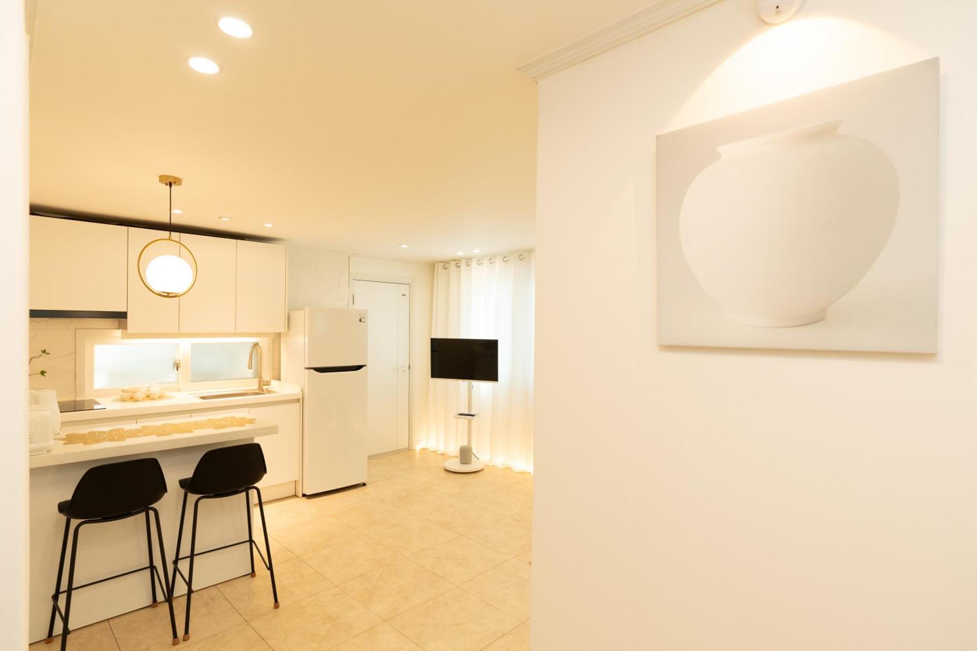 Apartment Cozy House- Yongsan, Itaewon, Noksapyeong Station, 2r3b